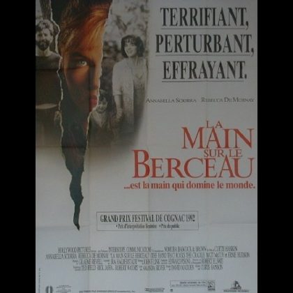 LA MAIN SUR LE BERCEAU