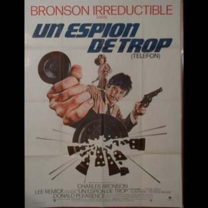 UN ESPION DE TROP