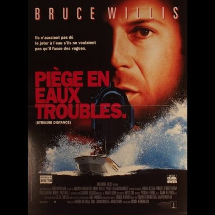 PIEGES EN EAUX TROUBLES - STRIKING DISTANCE